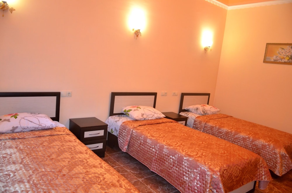 Triple Room (Private External Bathroom) photo 3