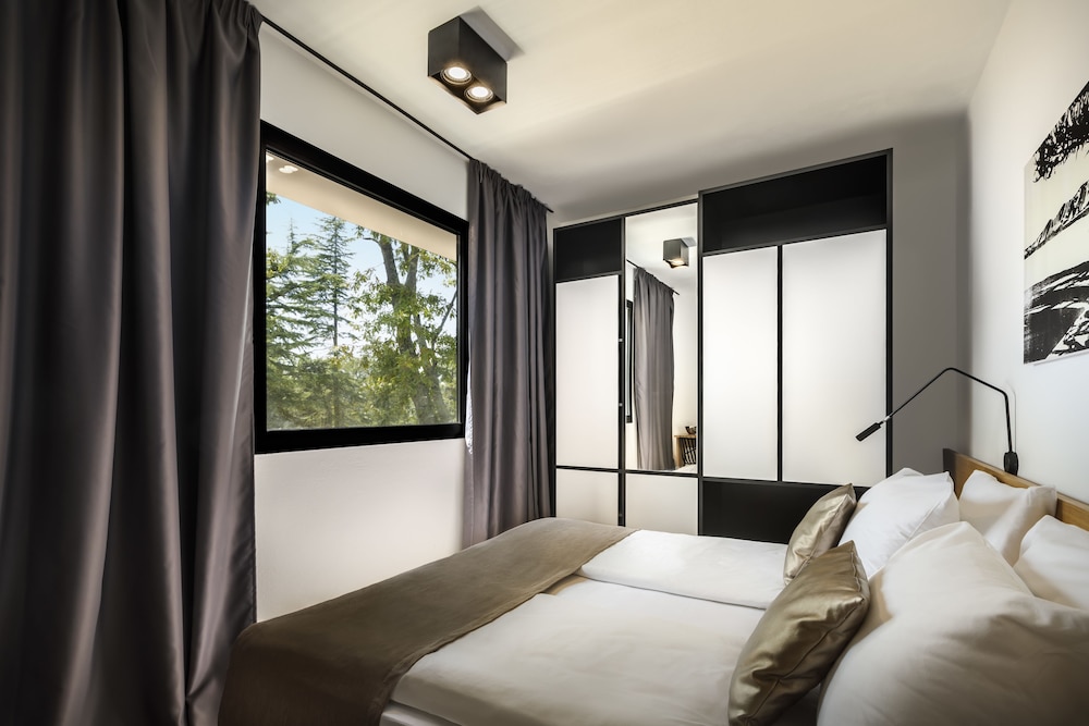 Villa (Pinus) photo 3