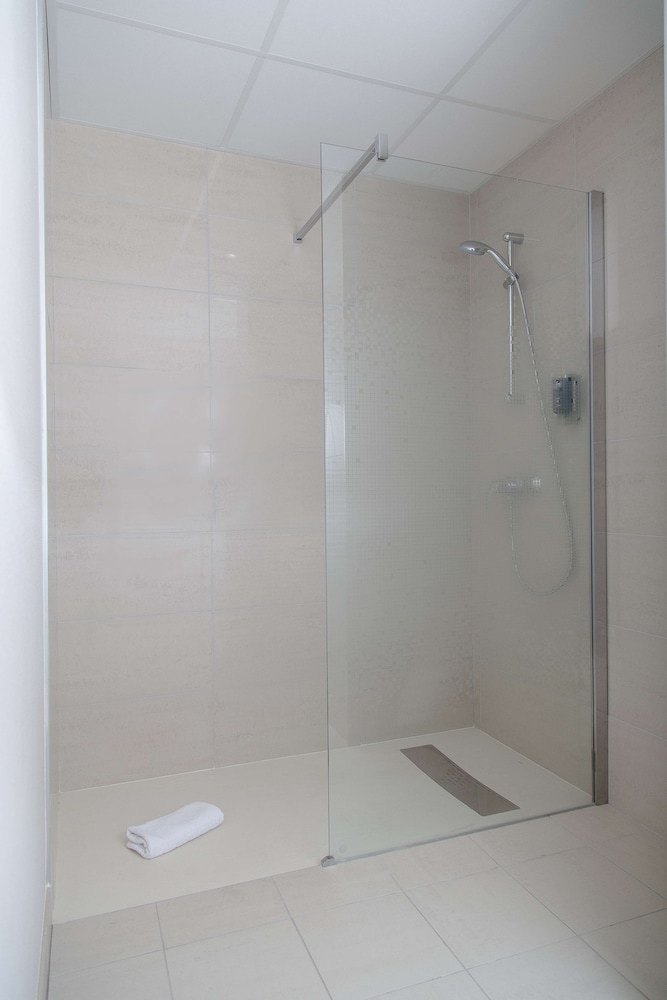 Suite - Photo 5