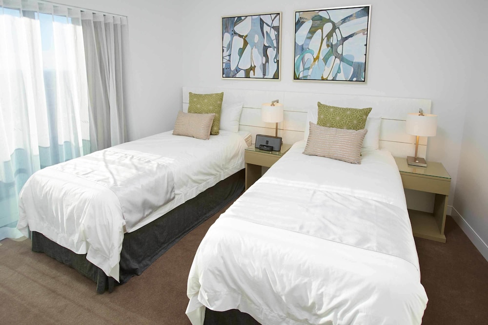 3 Bedroom Sky View Apartment - Photo 1