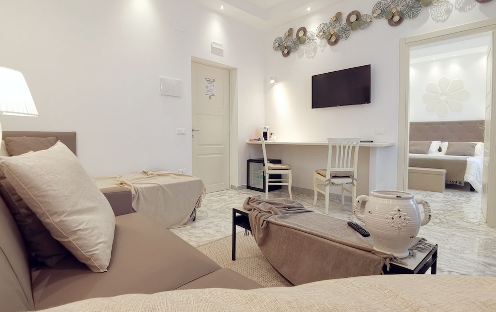 Family Room photo 3