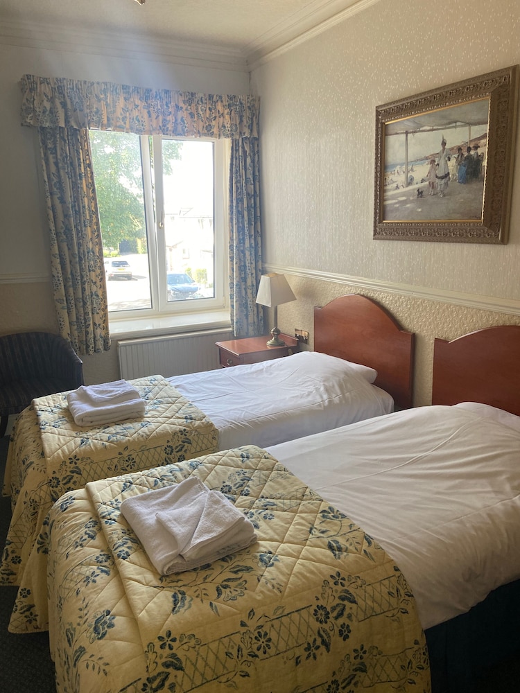 Classic Twin Room