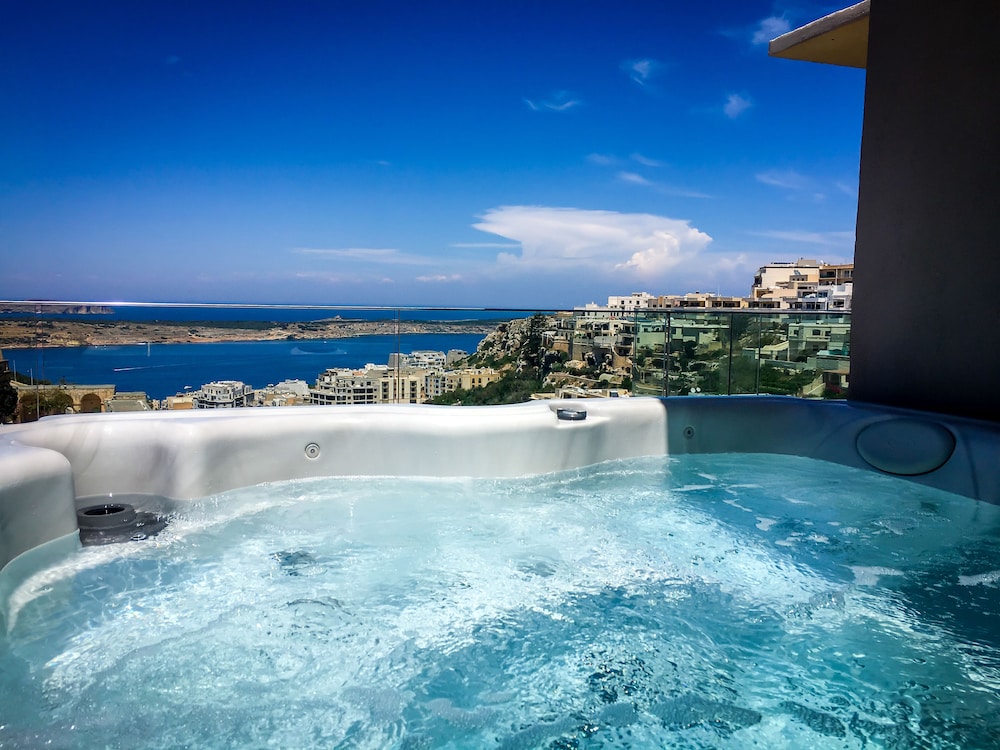 Double or Twin Room, Jetted Tub - Photo 3