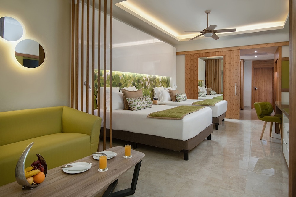 Premium Jr. Suite Pool View Two Queen (Resort Access to Breathless Punta Cana)