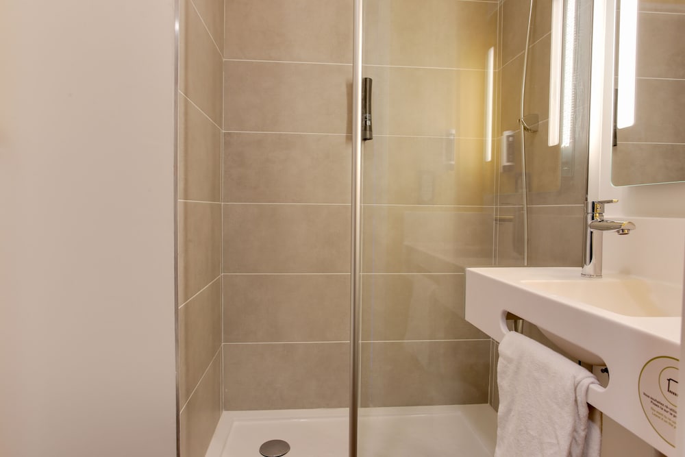 Twin Room - Photo 9