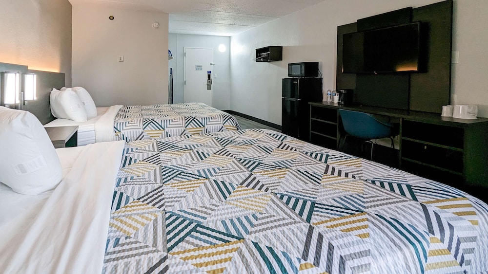Standard Room, 2 Double Beds, Accessible, Non Smoking photo 2