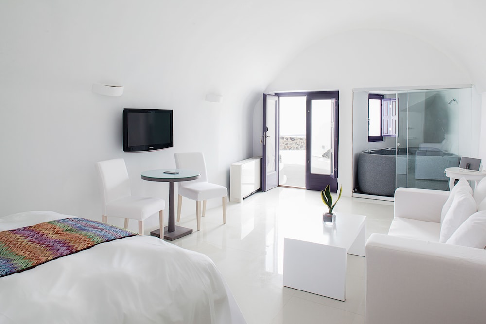 Superior Suite - Photo 1