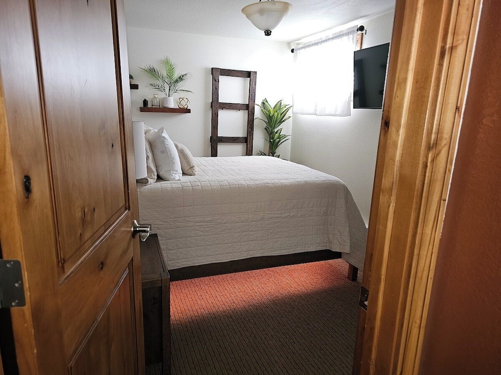 Condo, 1 Queen Bed, Fireplace, Mountain View photo 3