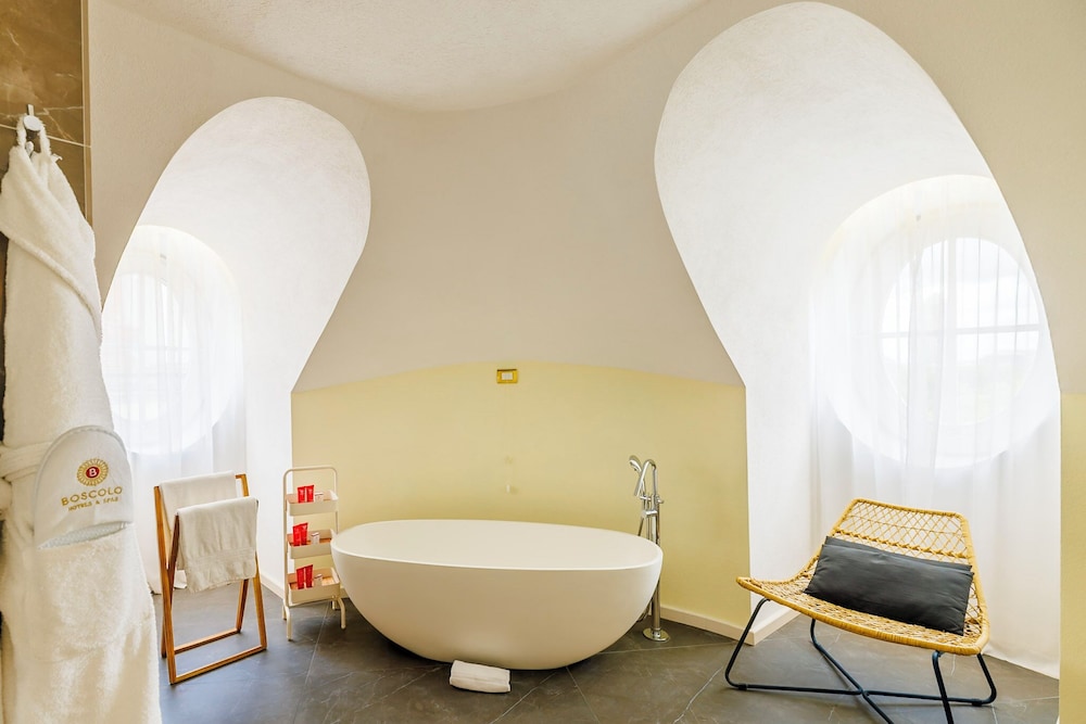 Suite (River)