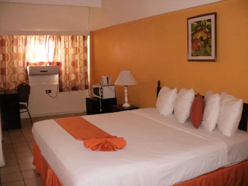 Standard Room, 1 King Bed photo 2