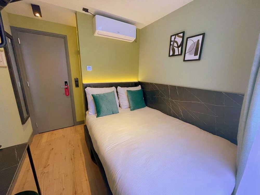 Economy Double Room, 1 Double Bed, Private Bathroom photo 2