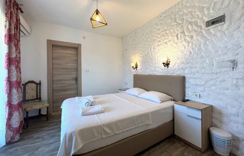 French Balcony (Double Bed) photo 1