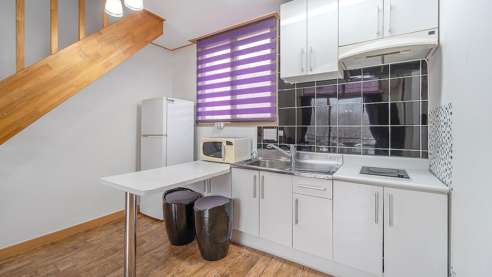 Basic Room, 1 Bedroom (Violet (No Pet/ River View)) - Photo 10