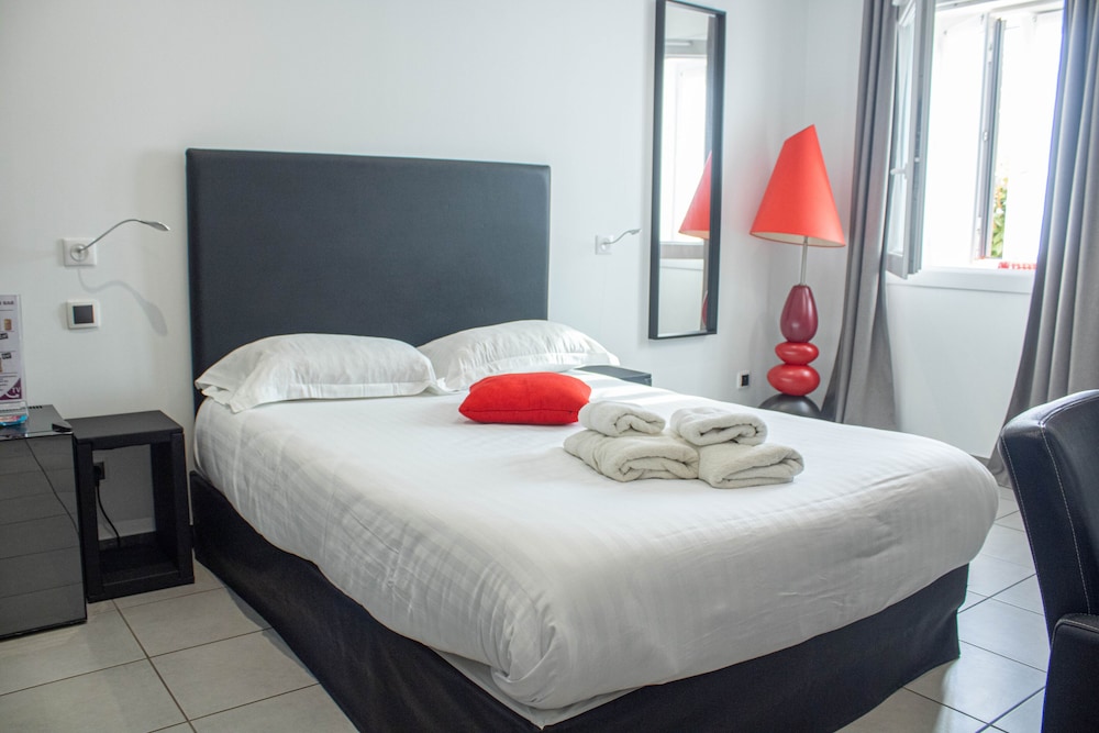 Standard Room - Photo 10