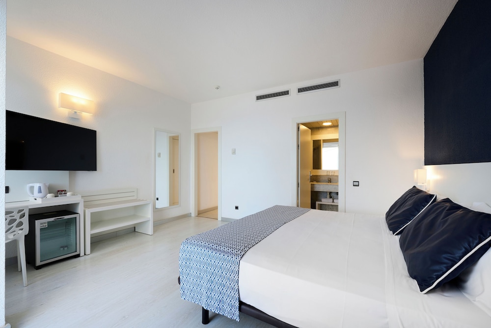 Superior Room, Terrace, Sea View - Photo 3