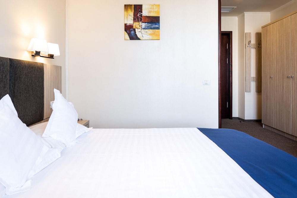 Standard Double Room - Photo 4