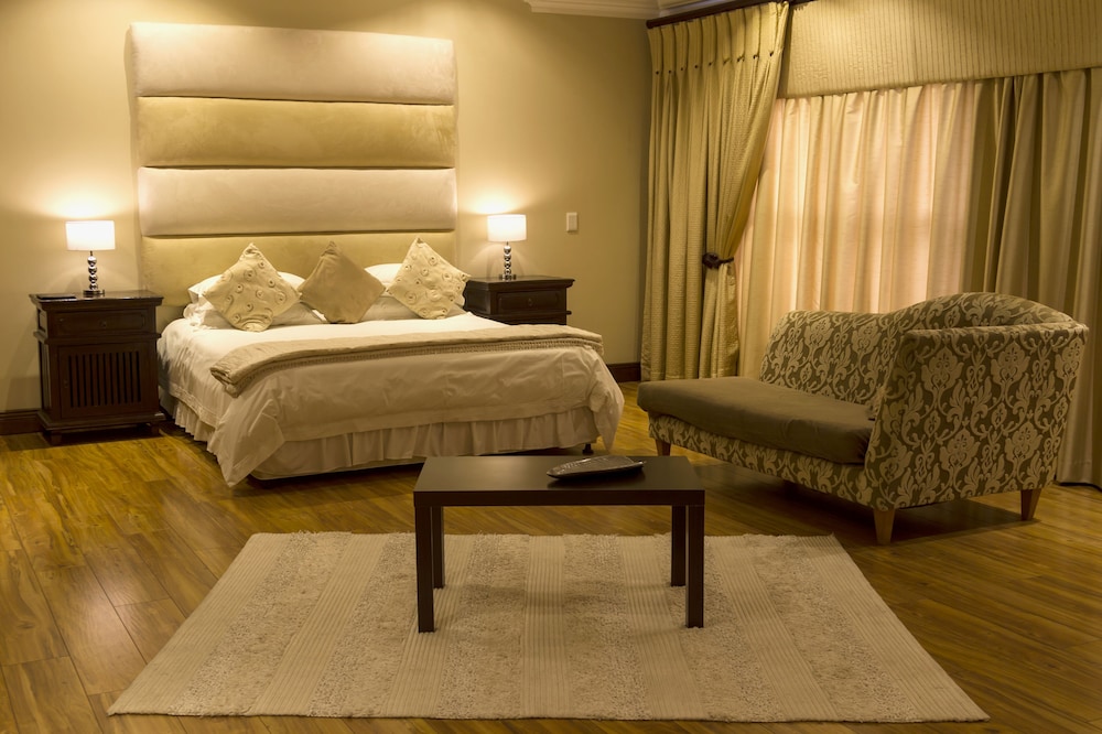 Amanzi Isigodlo Suite