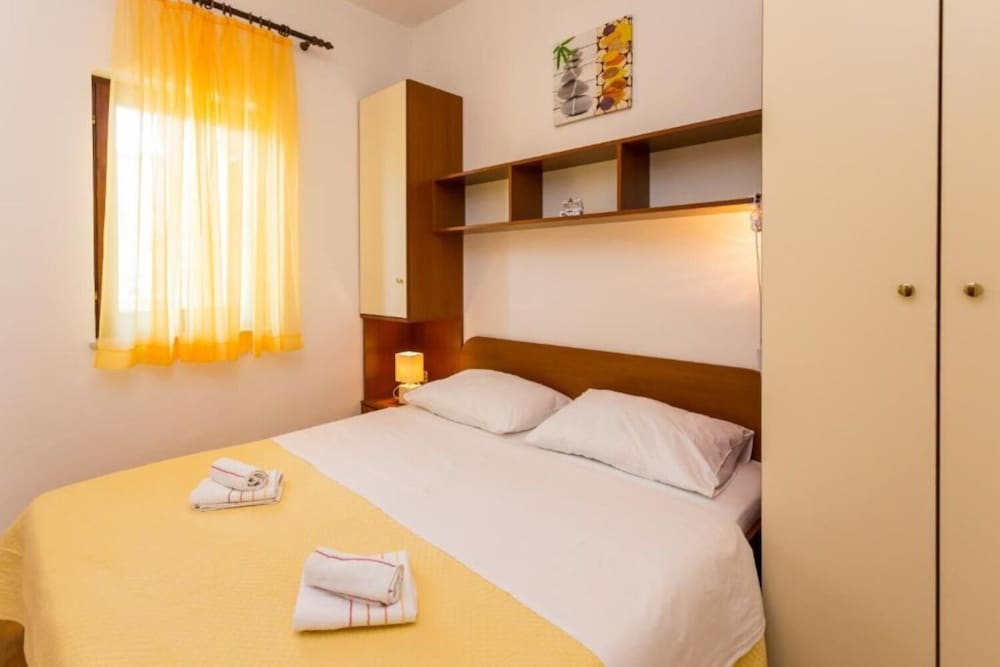 Apartment (Seka - with parking - 1 - A1(2+2))