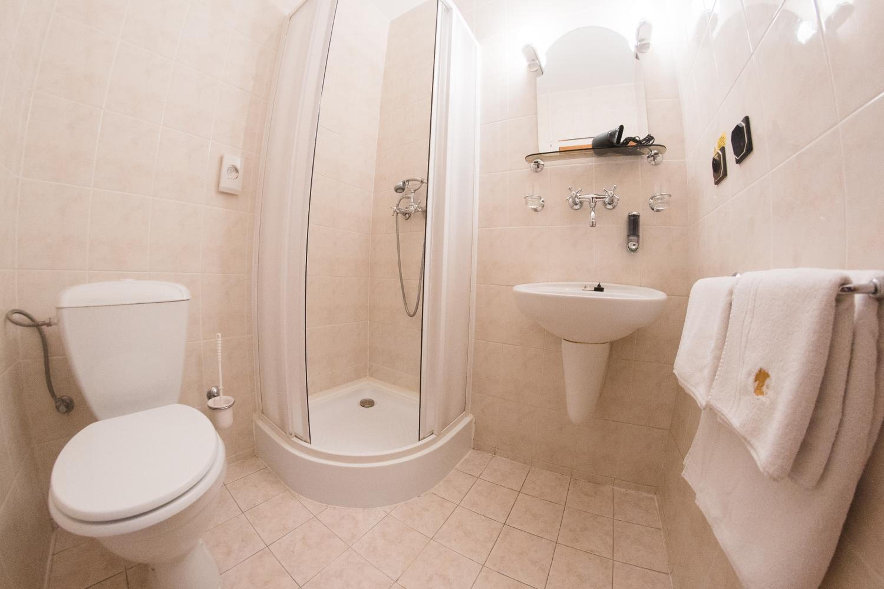 Deluxe Suite photo 3