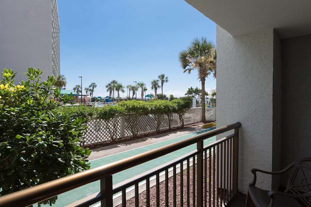 Resort View Room - Photo 4