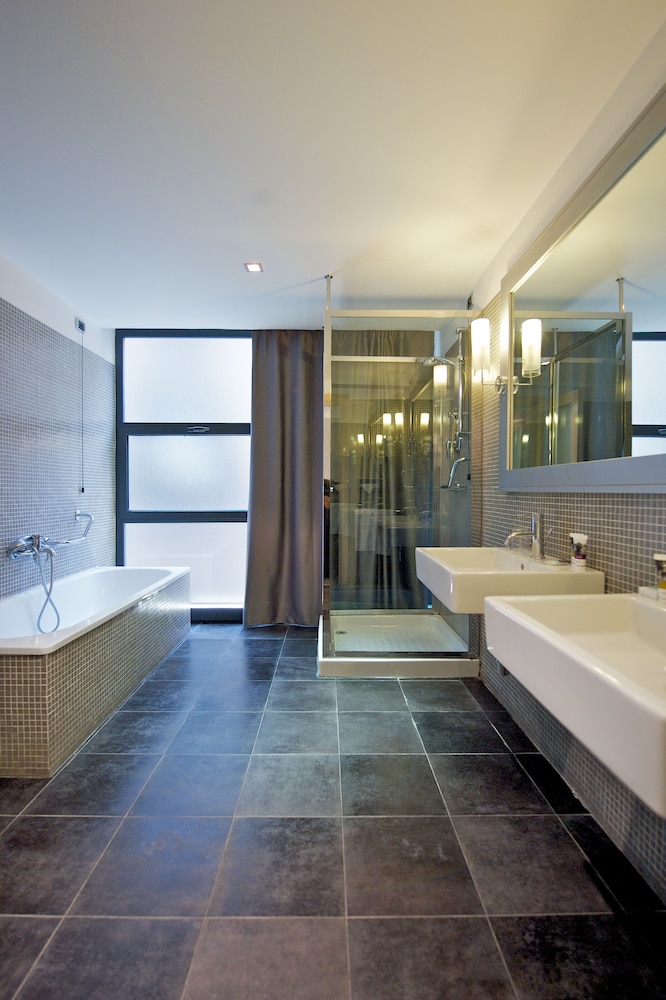 Superior Double Room, 2 Double Beds - Photo 8