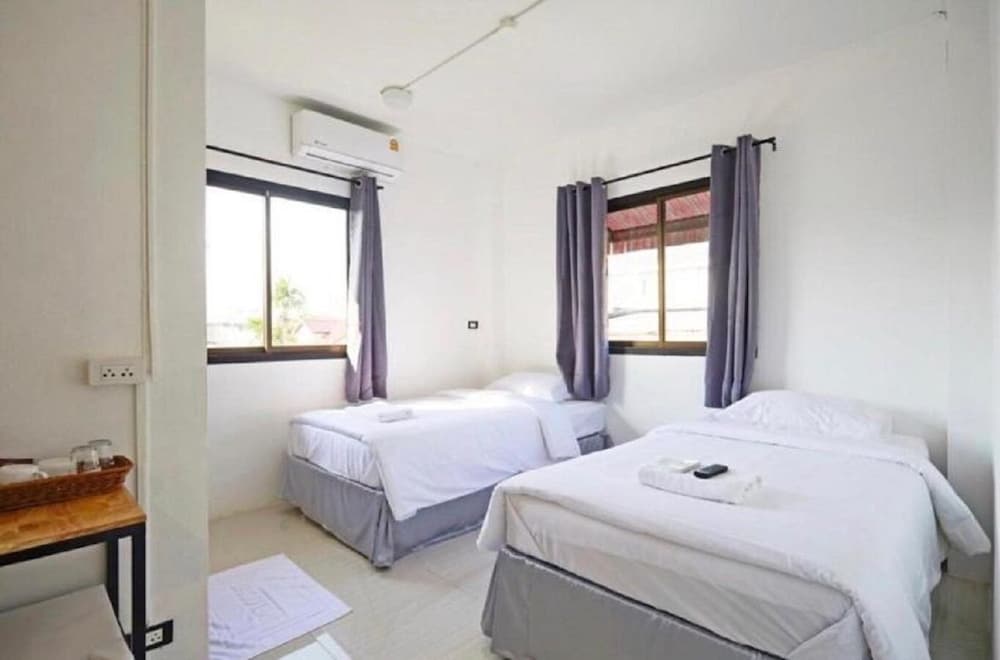 Basic Twin Room, City View