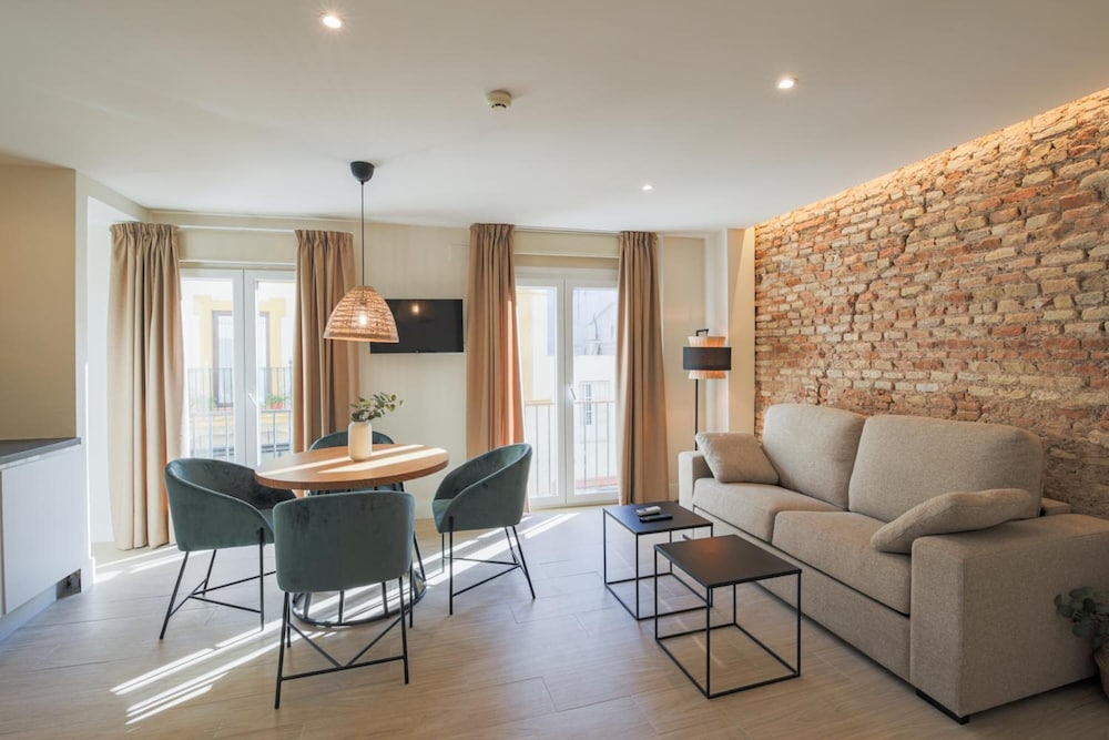 Apartment (Suite) - Photo 10