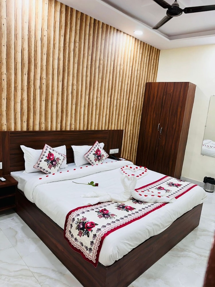 Deluxe Double Room, City View
