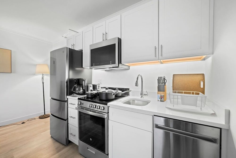 Sleep 4 Boardwalk Stylish Studio by Cozysuites, Billede 25