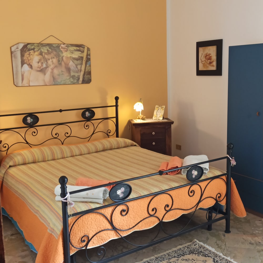 Standard Double Room, Shared Bathroom
