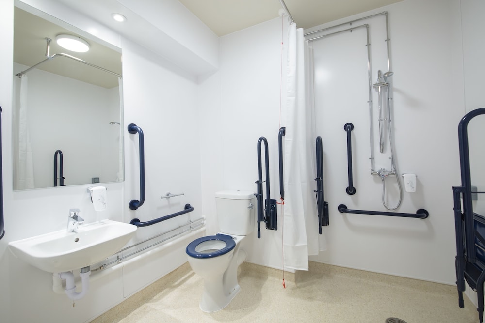Double or Twin Room, Accessible - Photo 6