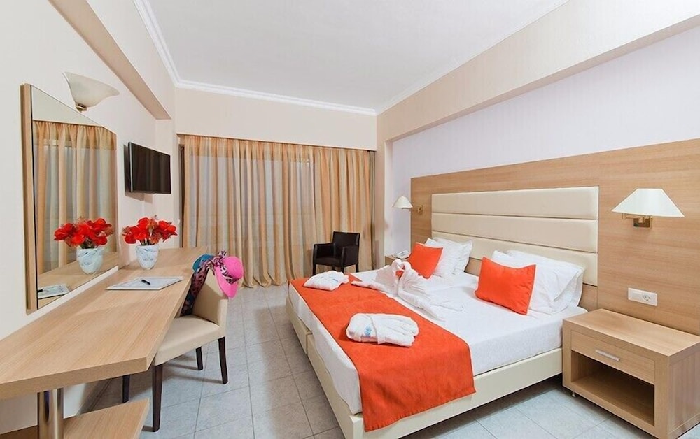 Standard Double or Twin Room, Sea View - Photo 7