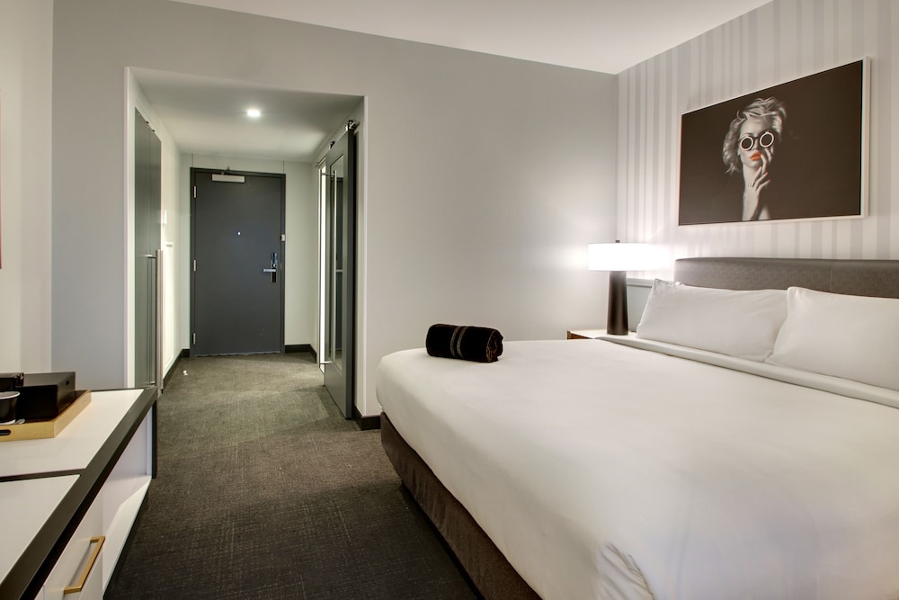 Accessible, Room, 1 King Bed (Hearing) - Photo 2