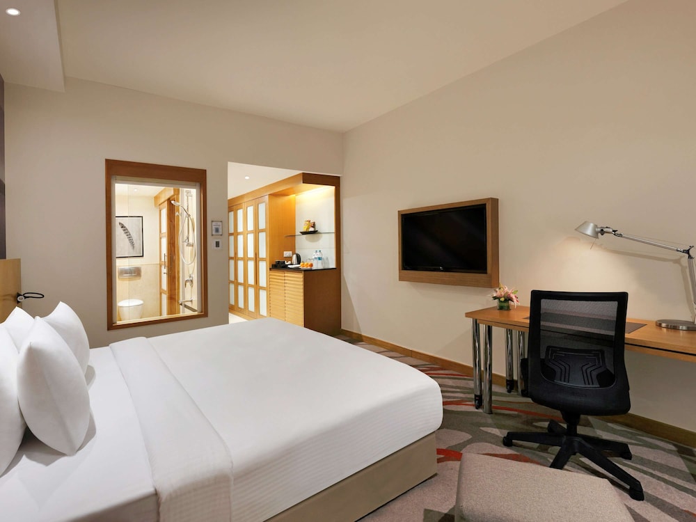 Standard Room, 1 Queen Bed - Photo 5