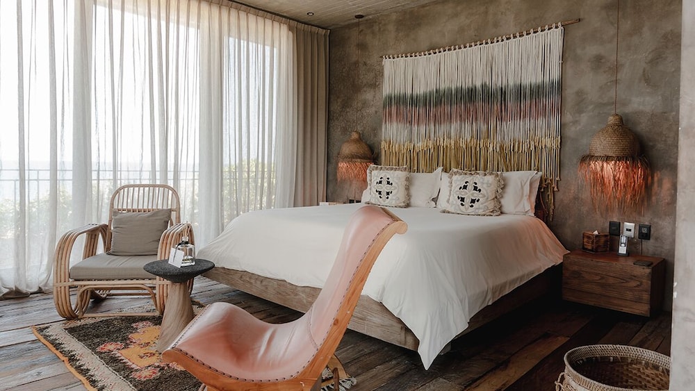 Suite, 1 King Bed, Ocean View