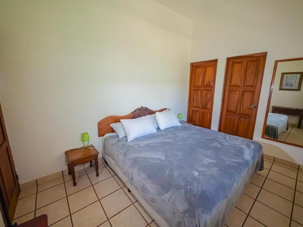 Standard Apartment, 1 King Bed photo 3
