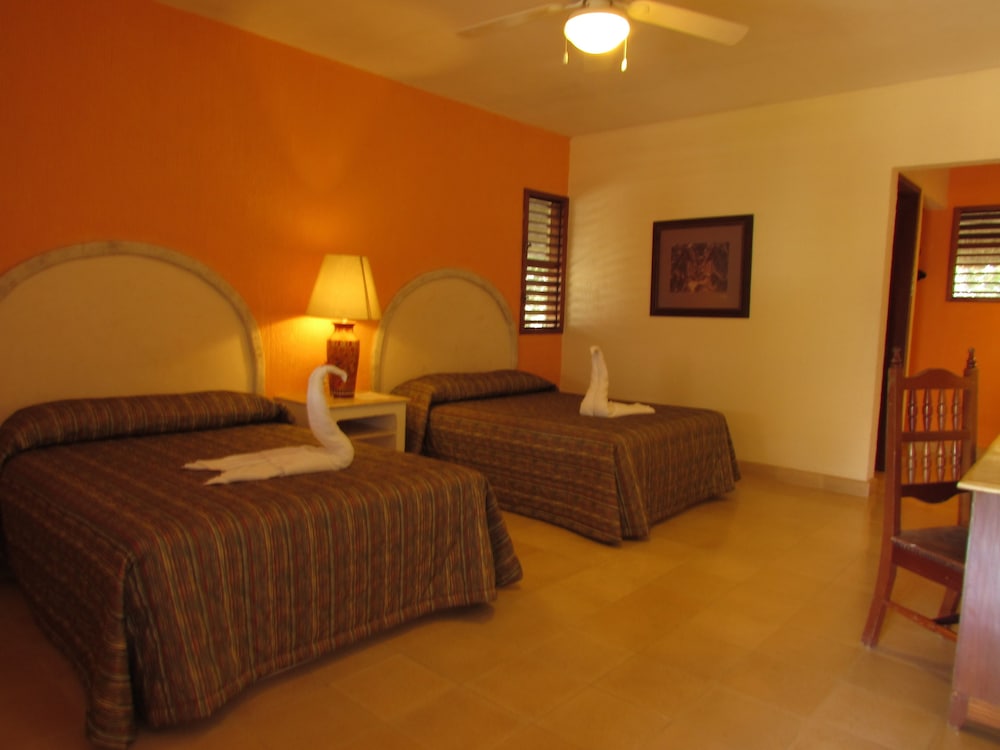 Standard Double Room, 2 Double Beds - Photo 3