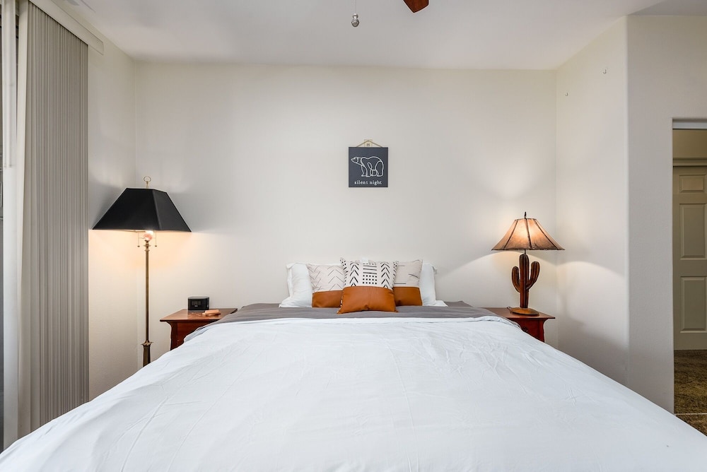 Condo, 2 Bedrooms