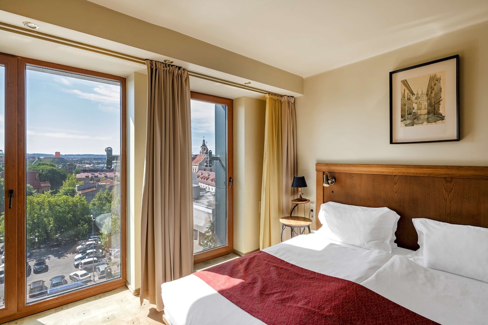 Suite, 1 Queen Bed, Non Smoking - Photo 4