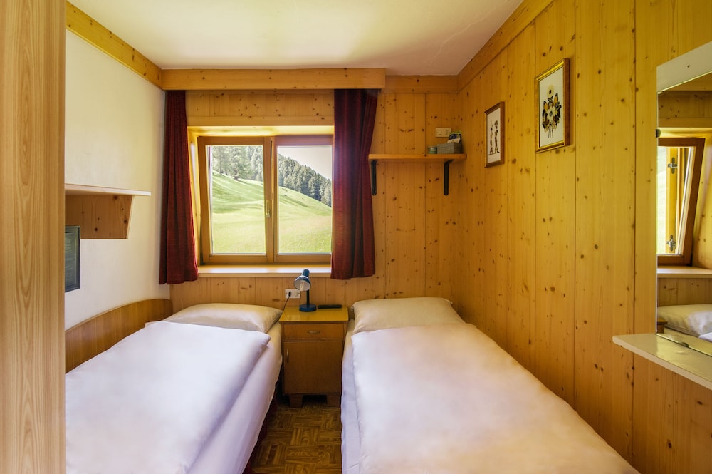 Classic Twin Room, Mountain View