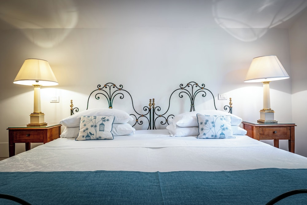 Luxury Suite, 1 King Bed with Sofa bed (Luxury Suite, second floor sofa bed) photo 3