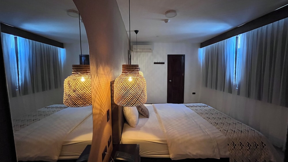 Double Room, 1 Queen Bed photo 3
