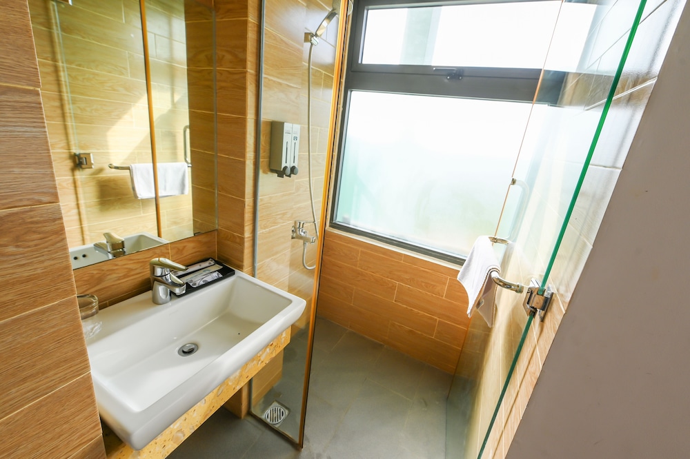 Superior Double Room, 1 Queen Bed, River View, Tower photo 3