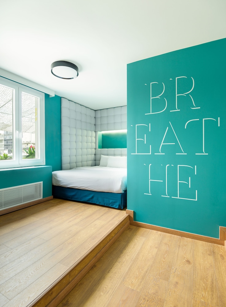 Deluxe Room, 1 Queen Bed