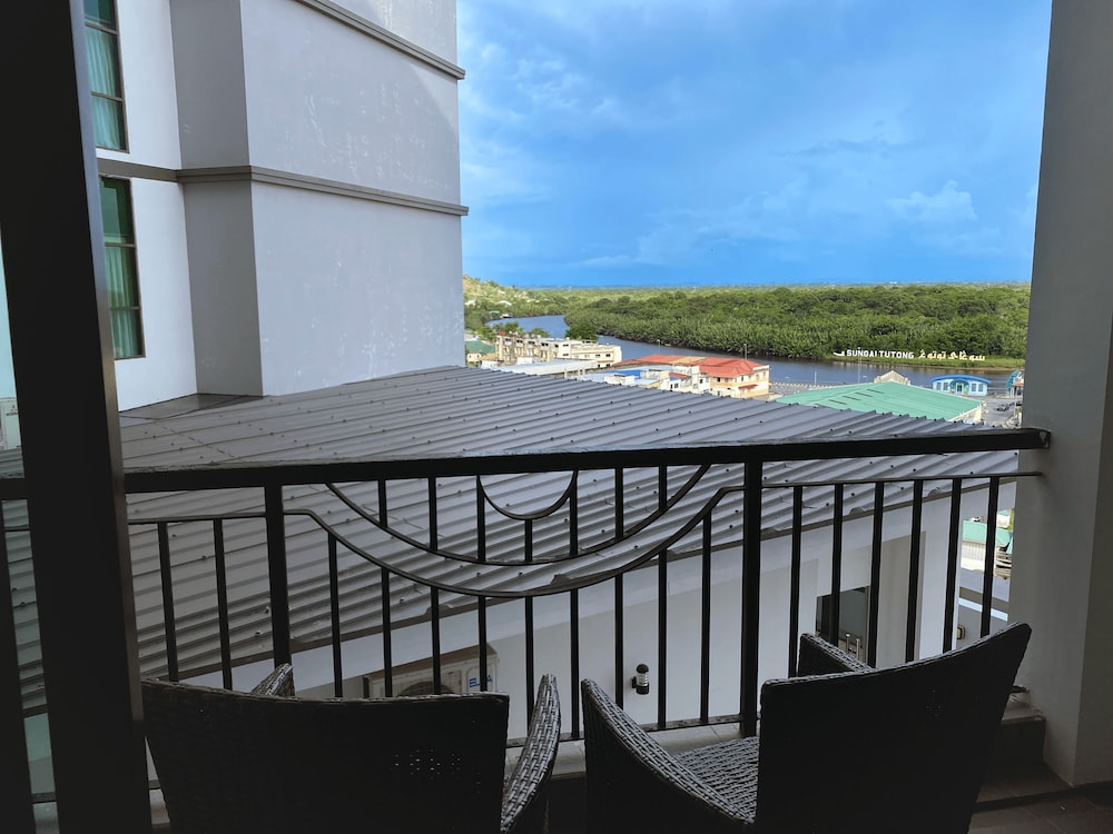 Deluxe Suite, 1 Bedroom - Photo 6