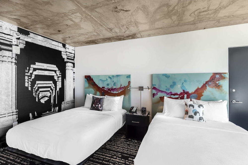 Room, 2 Queen Beds, Accessible, Corner (Hearing) - Photo 1