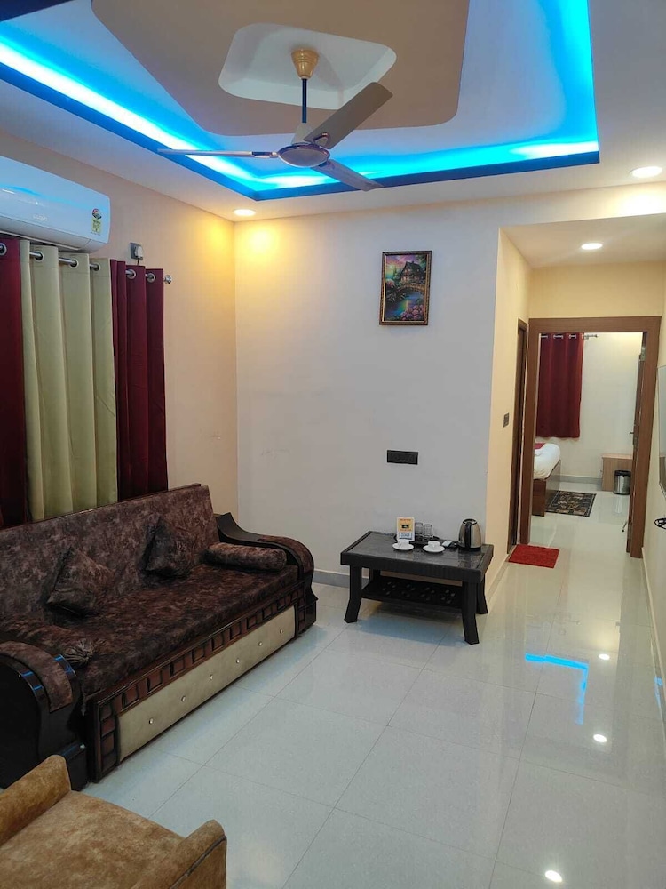 Family Room, City View