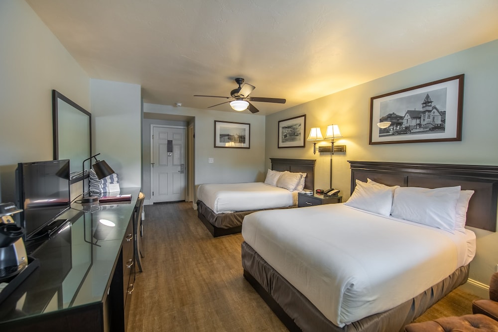 Classic Room, 2 Double Beds