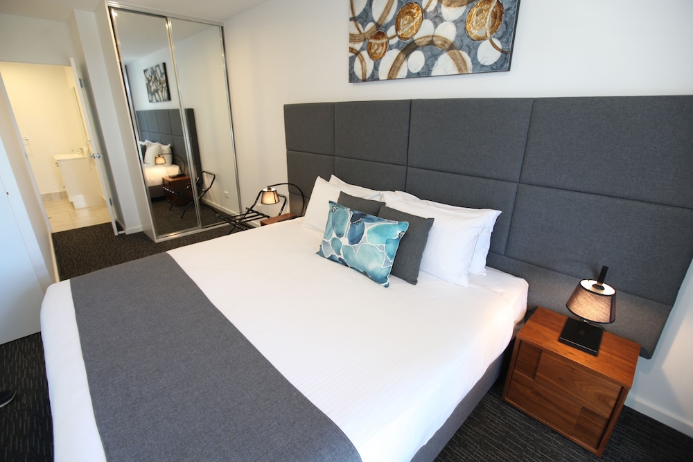 Premier Apartment, 2 Bedrooms (Pet Friendly)