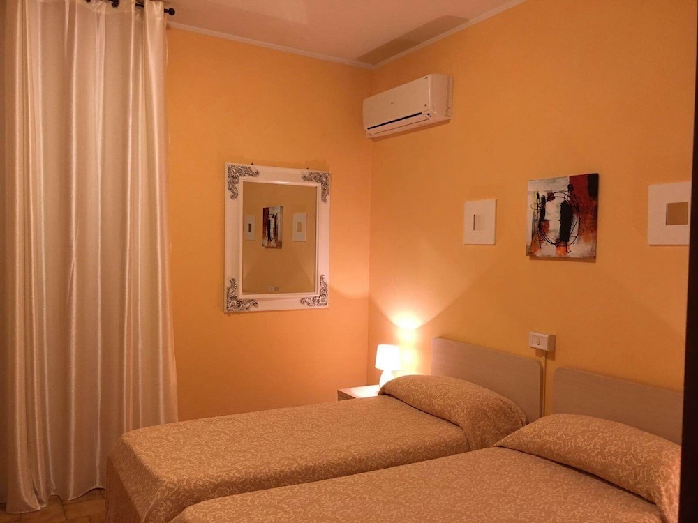 Standard Triple Room photo 2